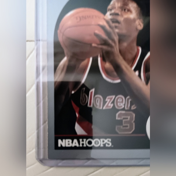 1990-91 NBA Hoops - #250 Clifford Robinson (RC) - Picture 3 of 11